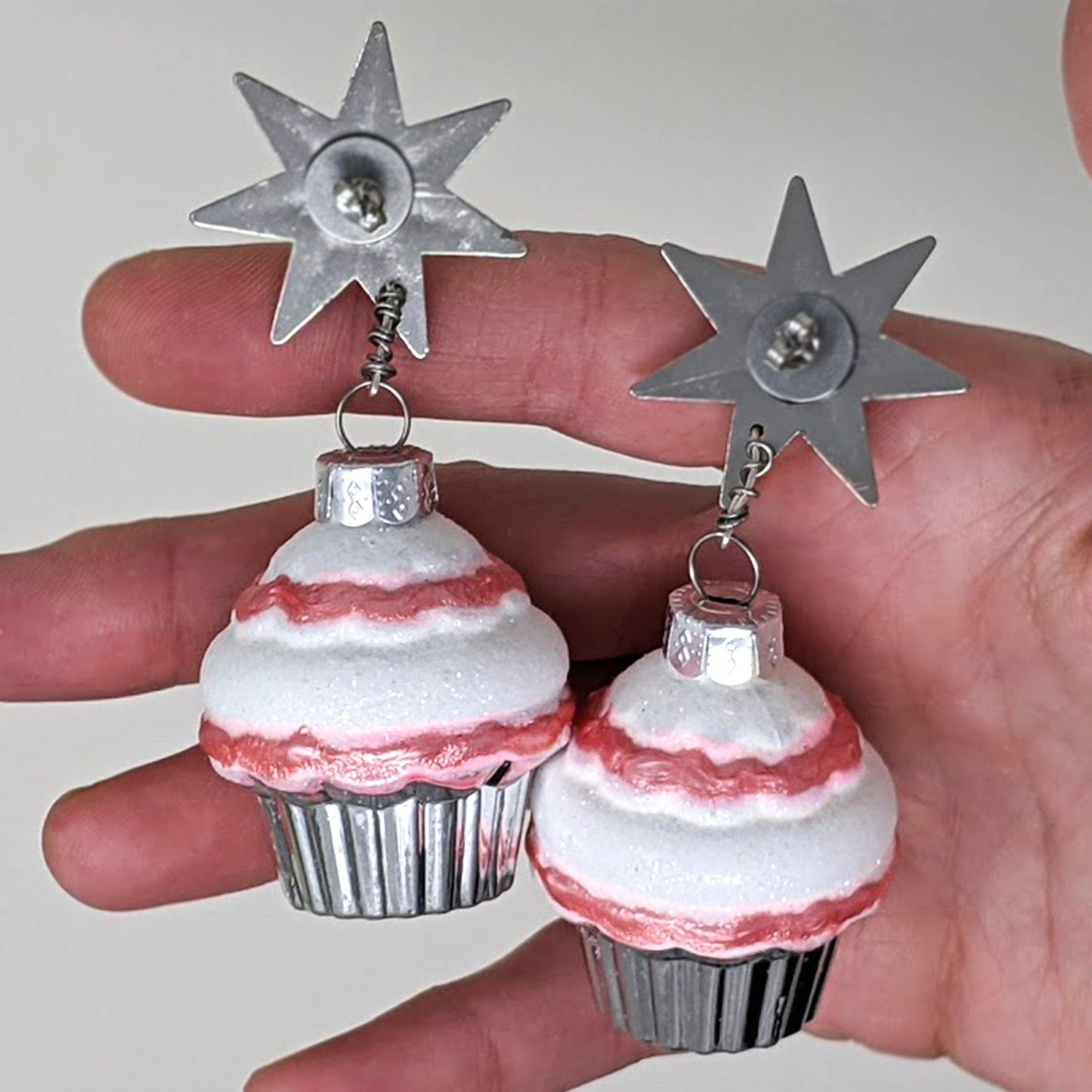 "Tinseltown Star-struck Cupcake" Dangles - Curio Memento