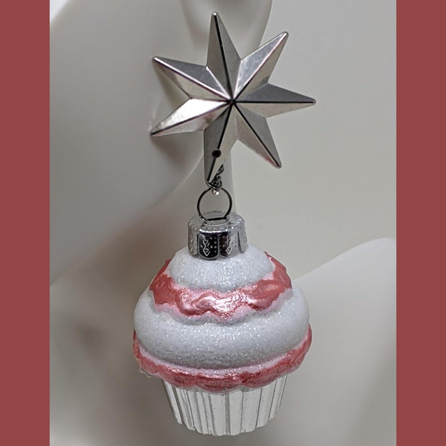 "Tinseltown Star-struck Cupcake" Dangles - Curio Memento