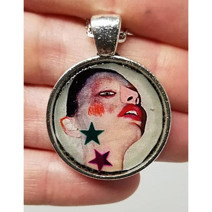 Avant-garde pendant with chain - Curio Memento