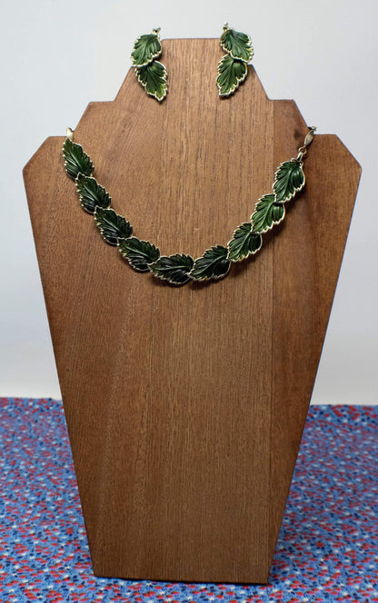 Parure - Unique Vintage Mid-Century Necklace with matching Earrings - Curio Memento